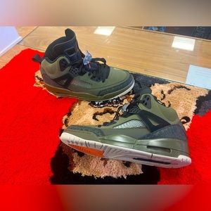 Jordan spizike olive size 9